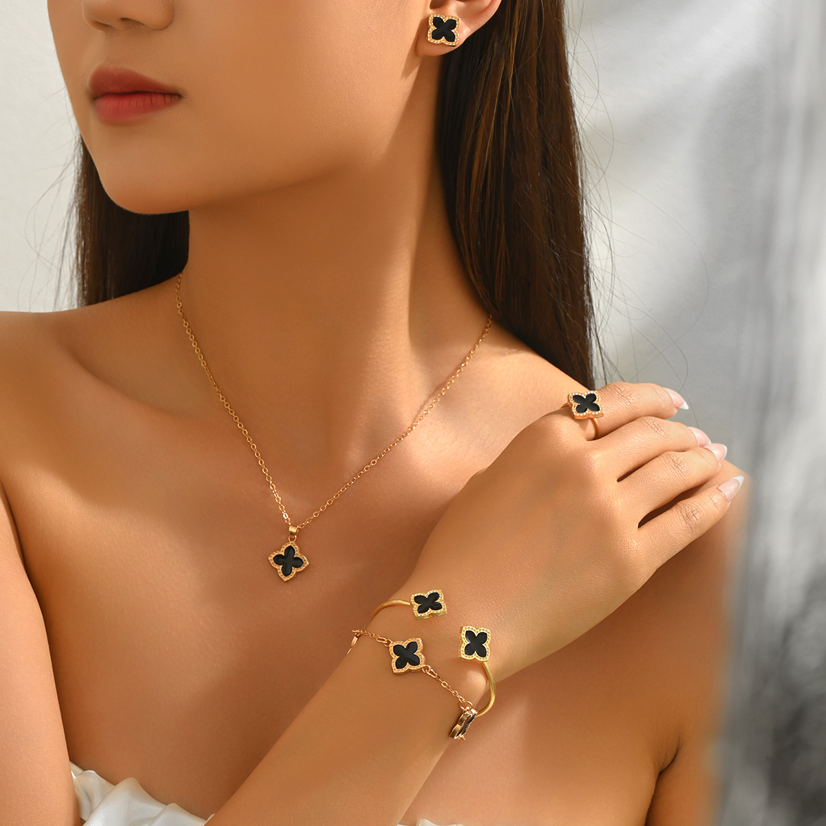 Luxury Black/White Enamel Flow – Women Formal Wear Black And White recenzja i cena